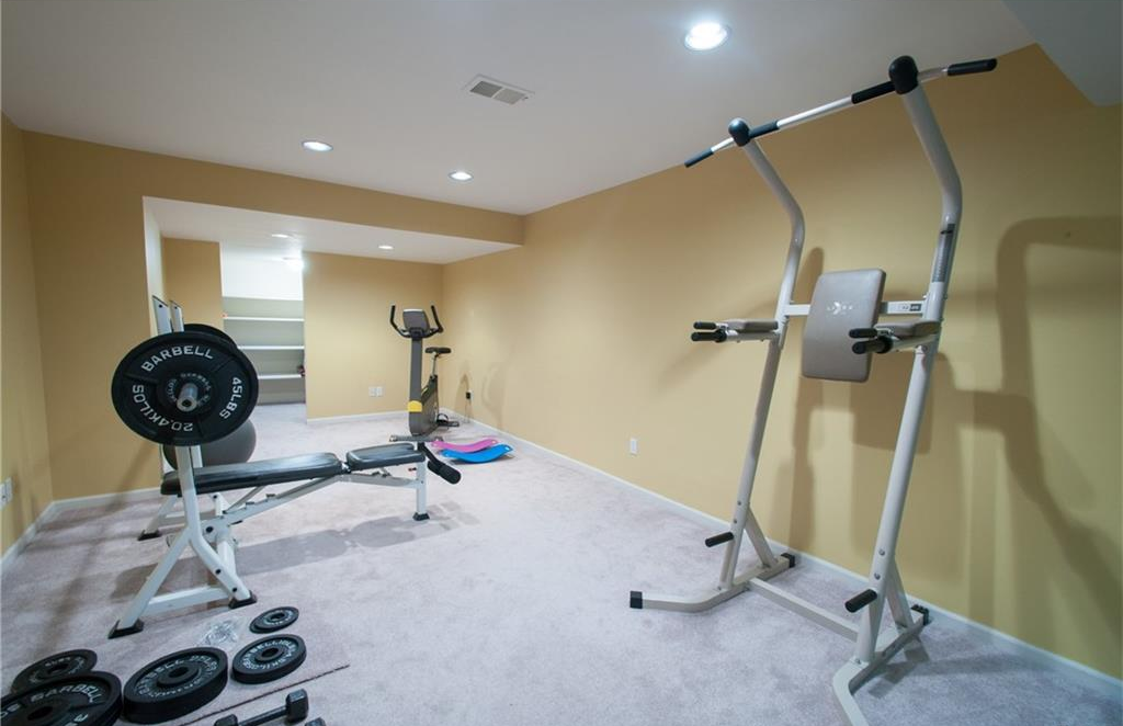 47320 Autumn Park Crt, Novi, MI 48374